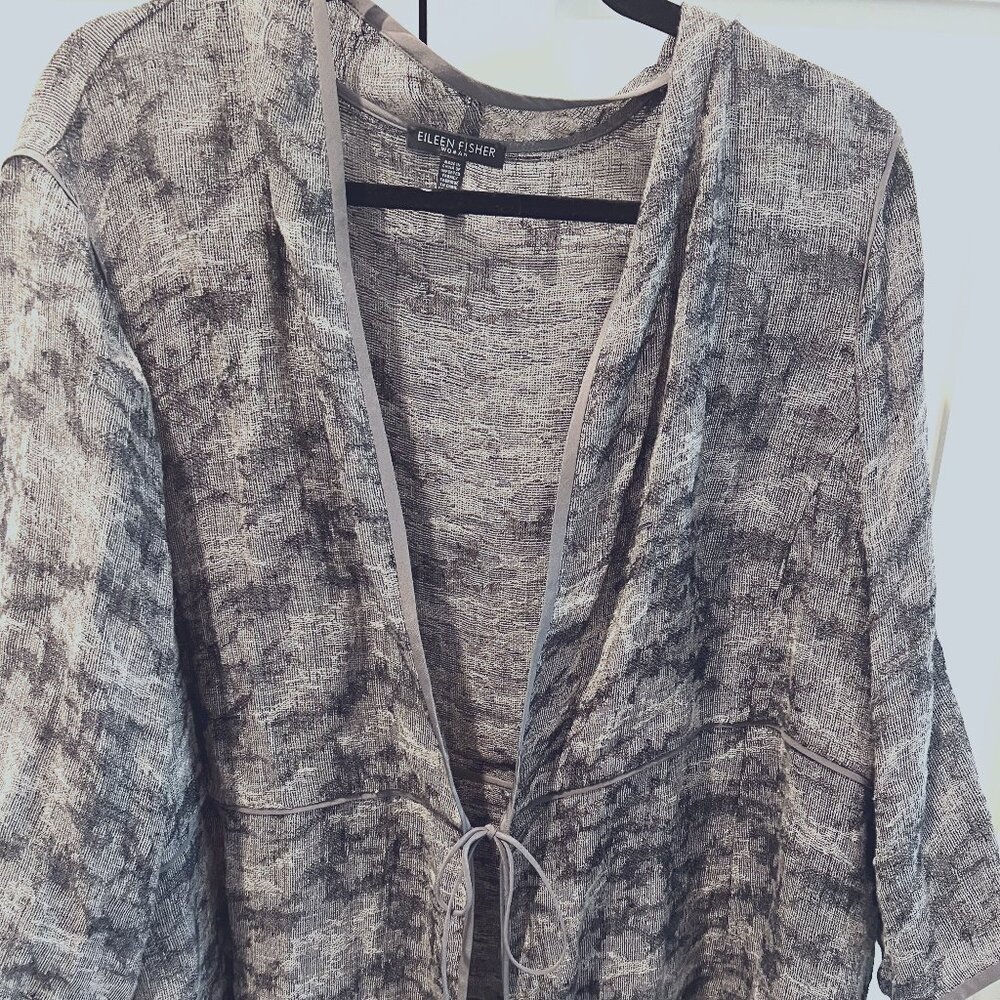 Eileen FIsher,  Gray abstract, Linen Topper, Size 2X